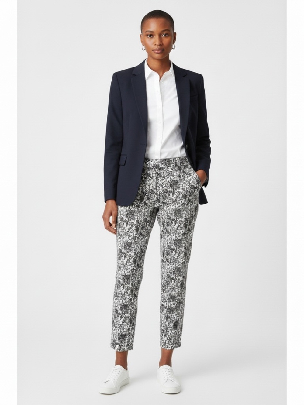 Black & White Floral Cropped Pull-On Pants